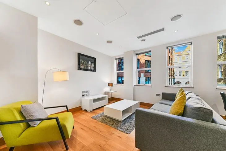 Flat Ludgate Broadway in City of London