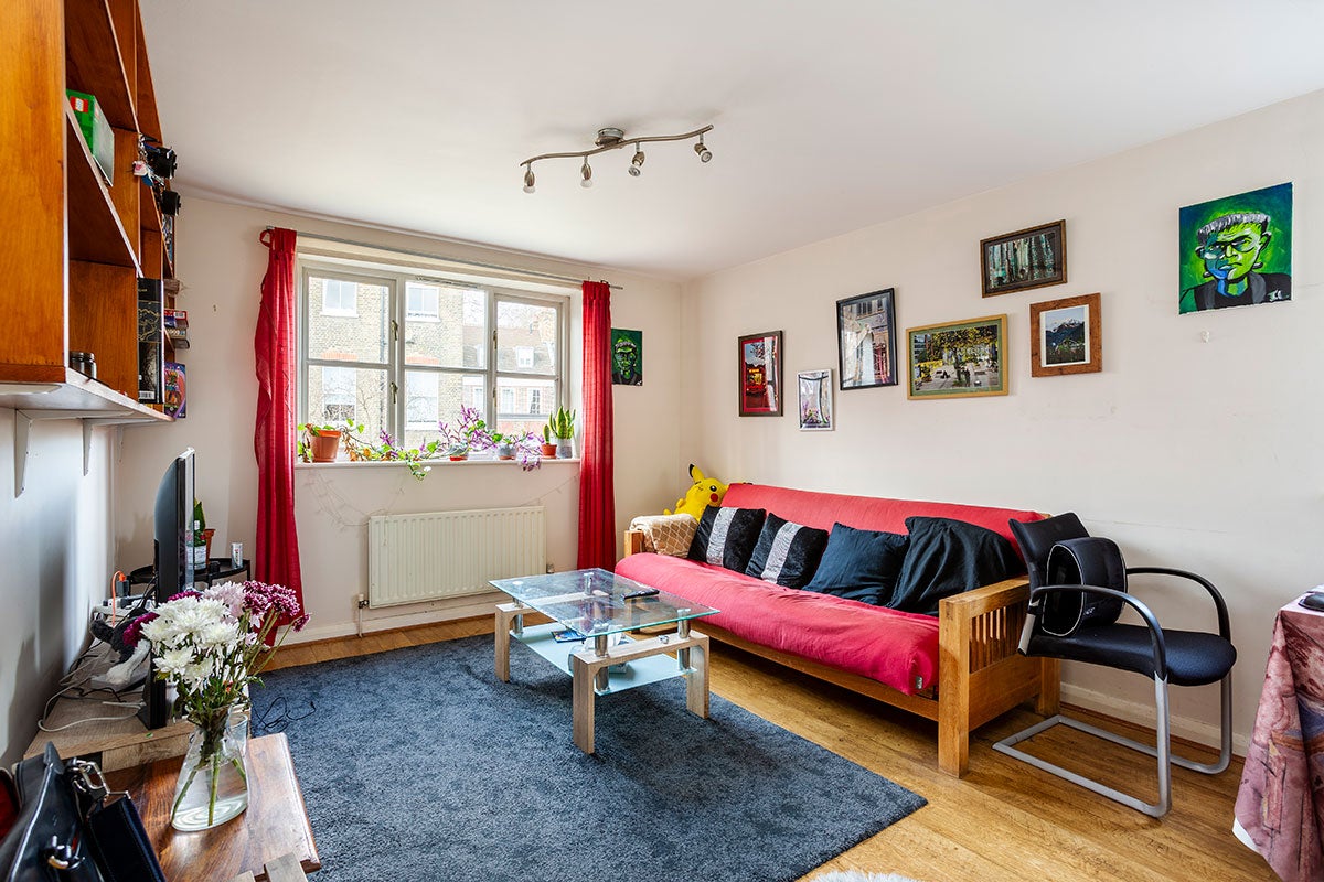 Flat Burnham Street in Greater London