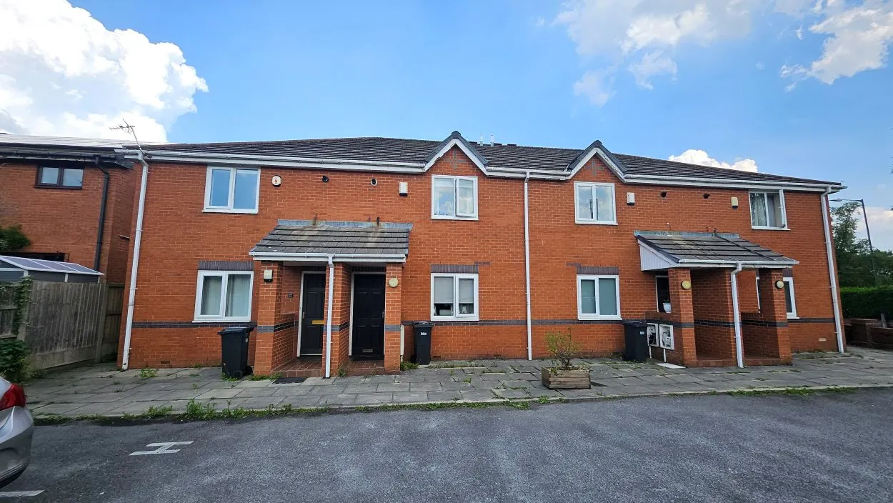 Flat New Hall Lane in Bolton