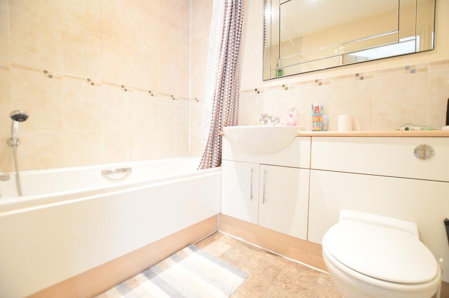 Flat Parkhouse Court in Welwyn Hatfield