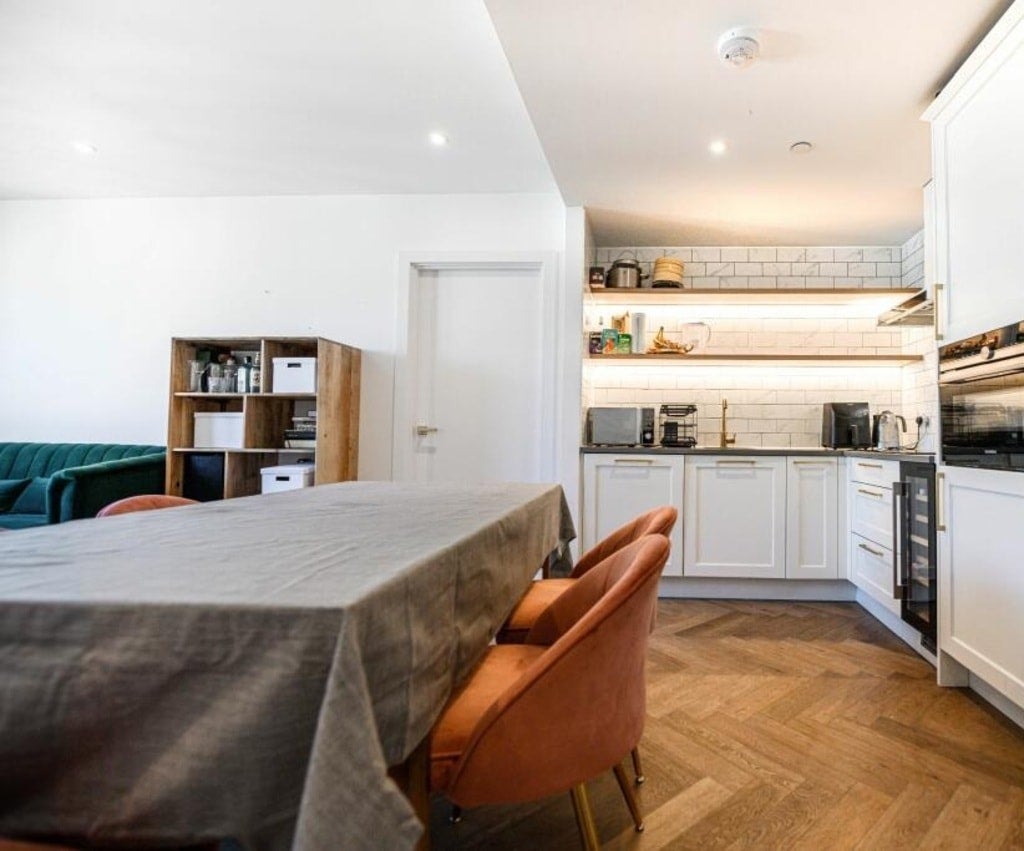 Flat Pennington Quay Walk in Greater London