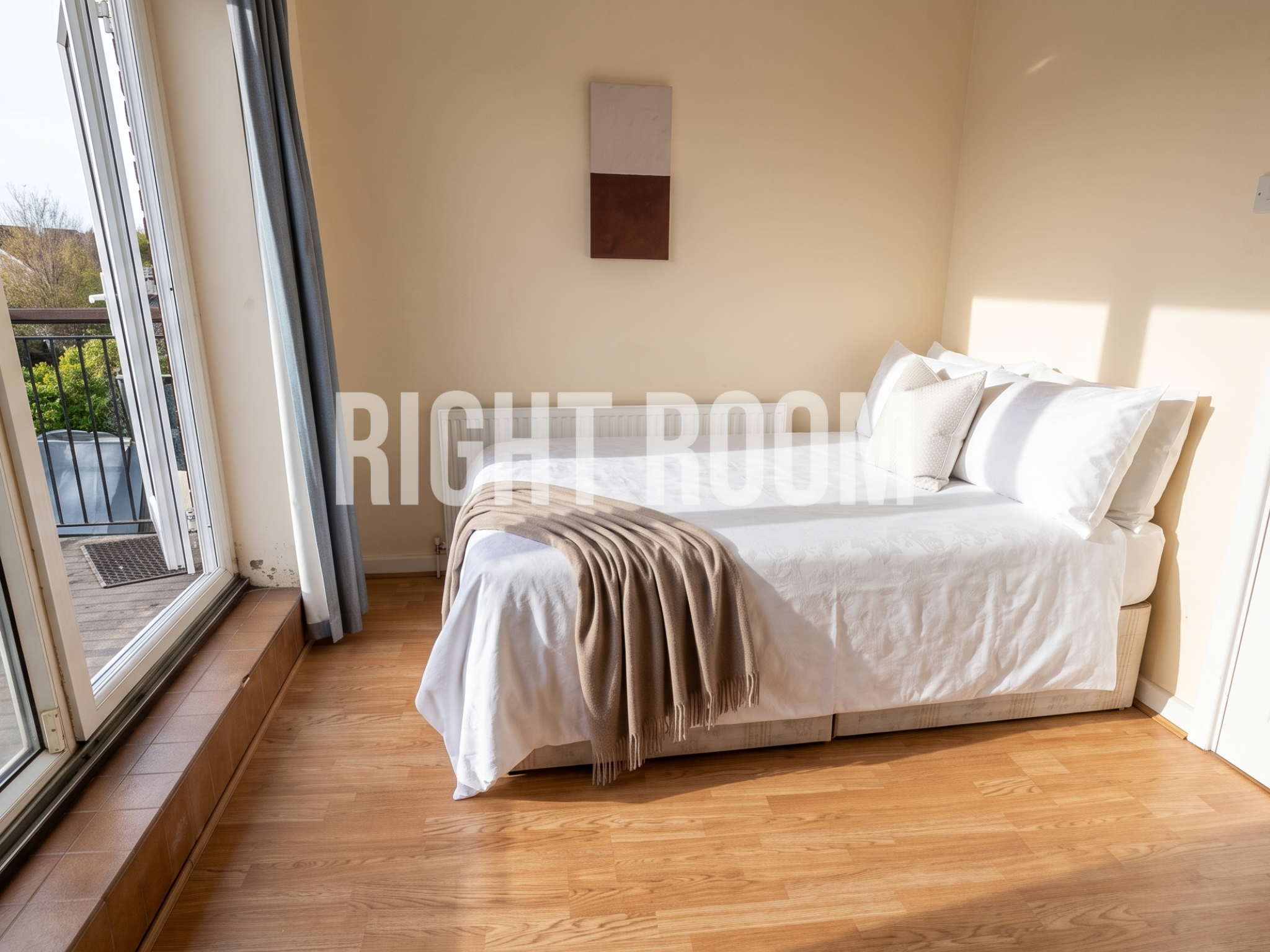 Room Capstan Square in Greater London