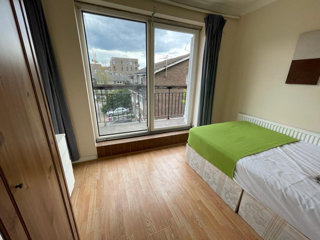 House Capstan Square in Greater London