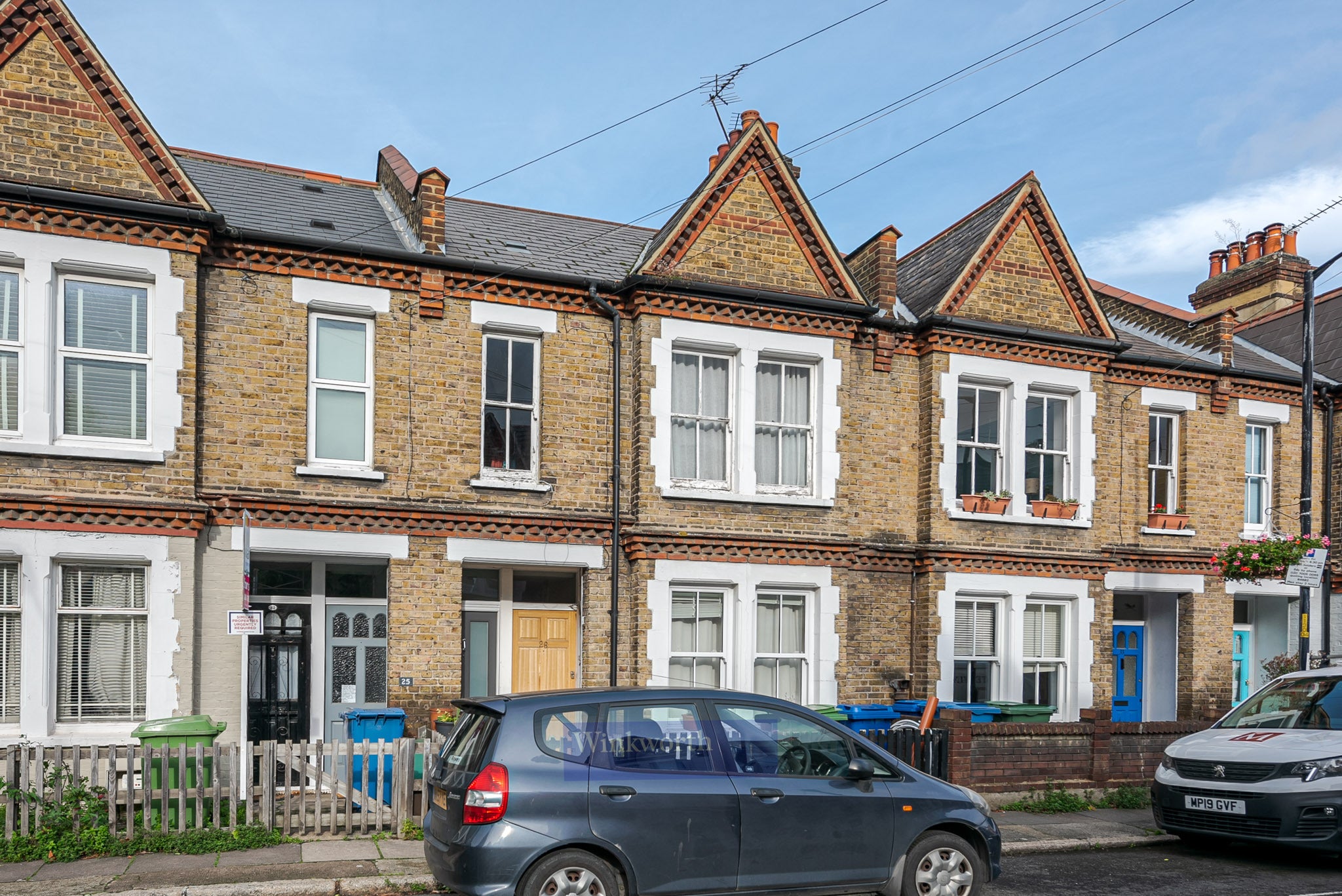 Flat Dawes Street in Greater London