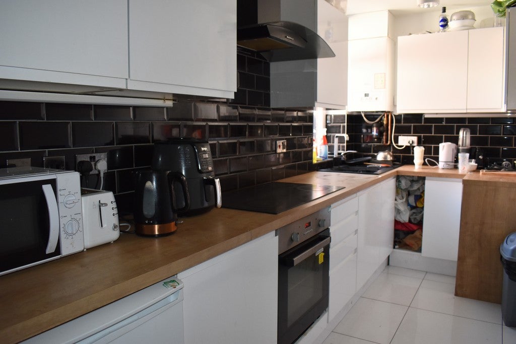 Flat Parkfield Avenue in Manchester