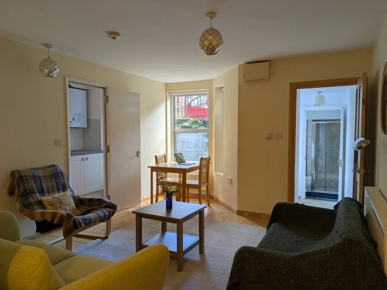 Room Benthal Road in Greater London
