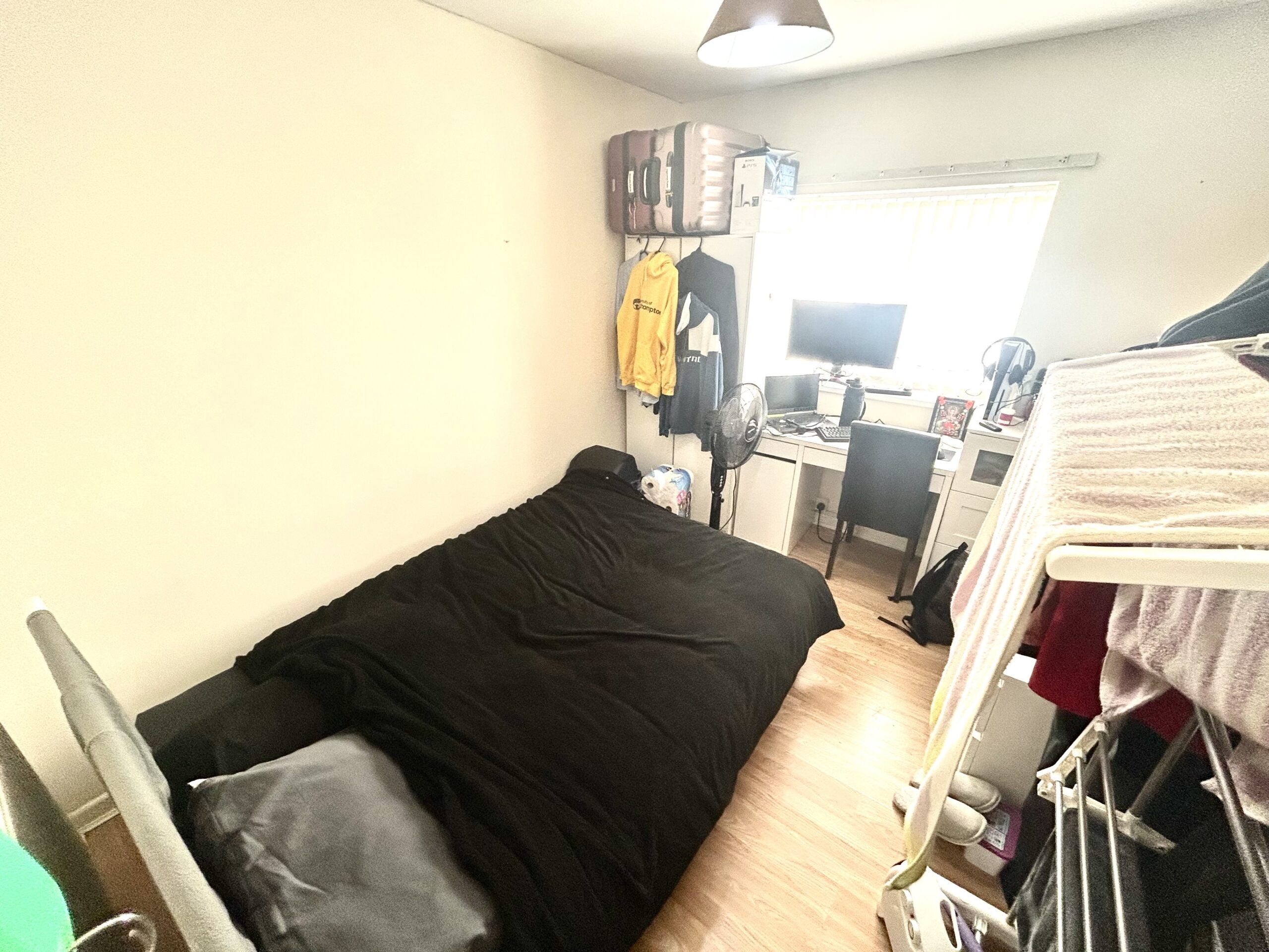 Room Brook Street in Pontypridd
