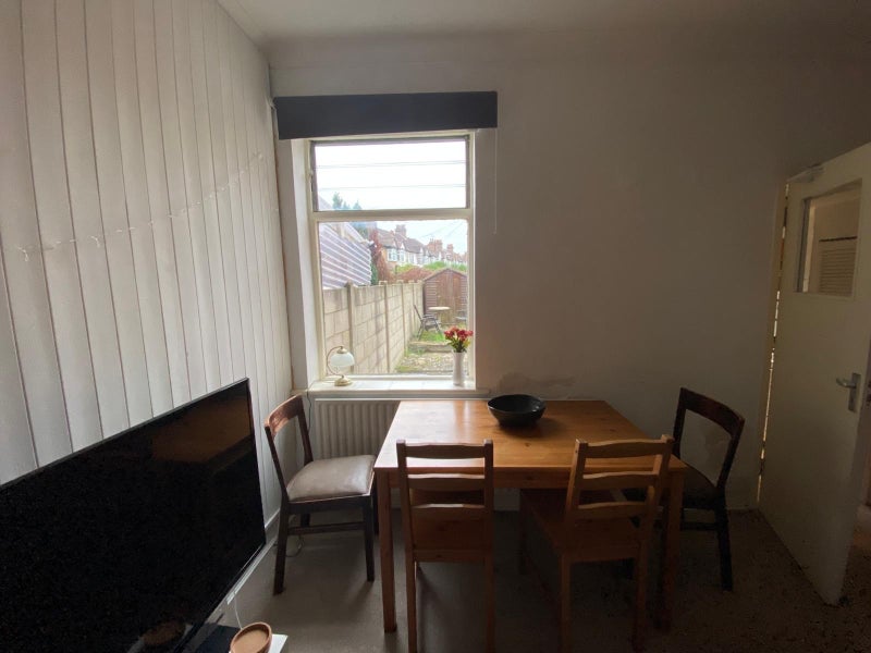 Room Kenlor Road in Greater London