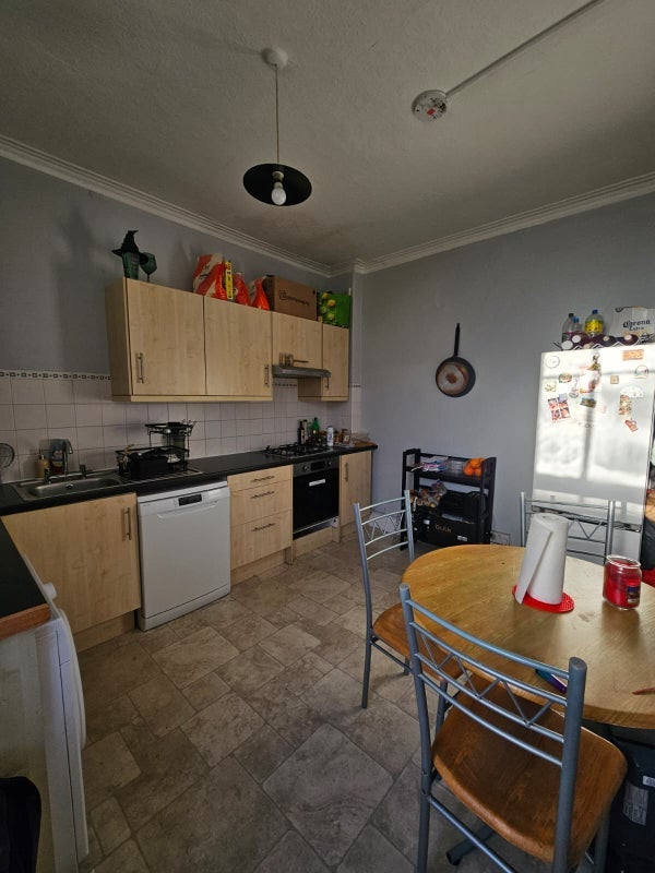 Room Holly Avenue in Newcastle upon Tyne