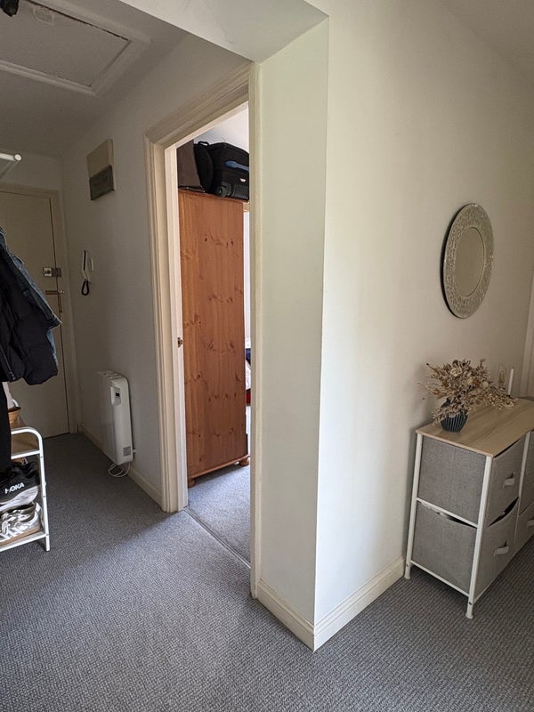 Flat Parnell Road in Greater London