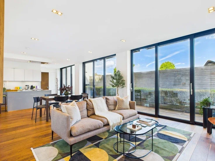 Flat Bayham Street in Greater London