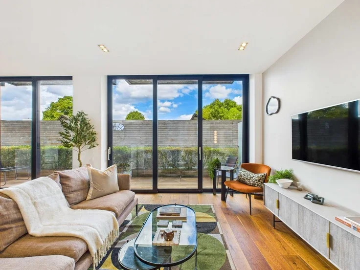 Flat Bayham Street in Greater London