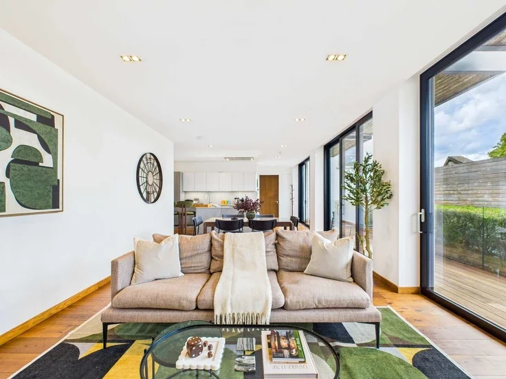 Flat Bayham Street in Greater London