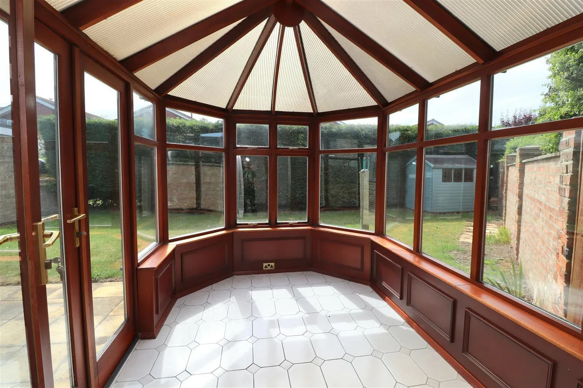 House Chestnut Drive in Holme upon Spalding Moor