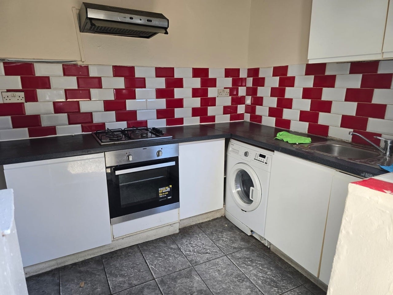Flat Palmerston Road in Greater London