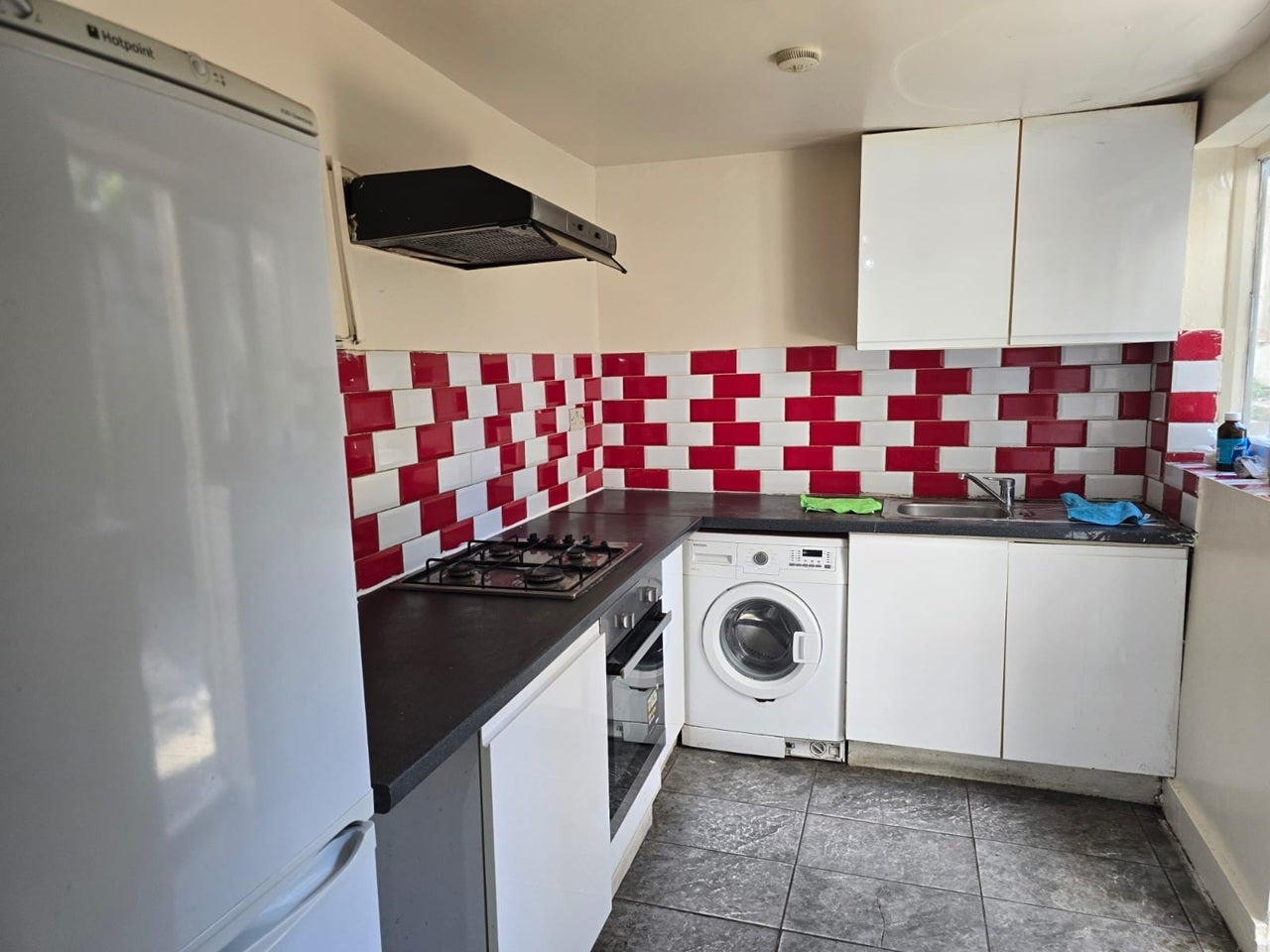 Flat Palmerston Road in Greater London