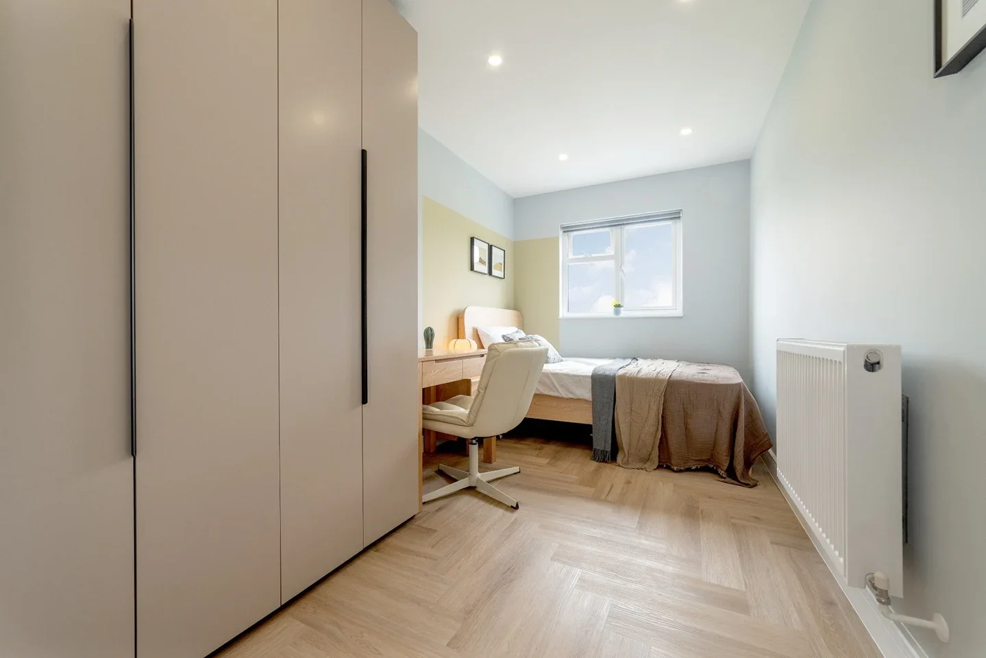 Room Hook Road in Epsom and Ewell