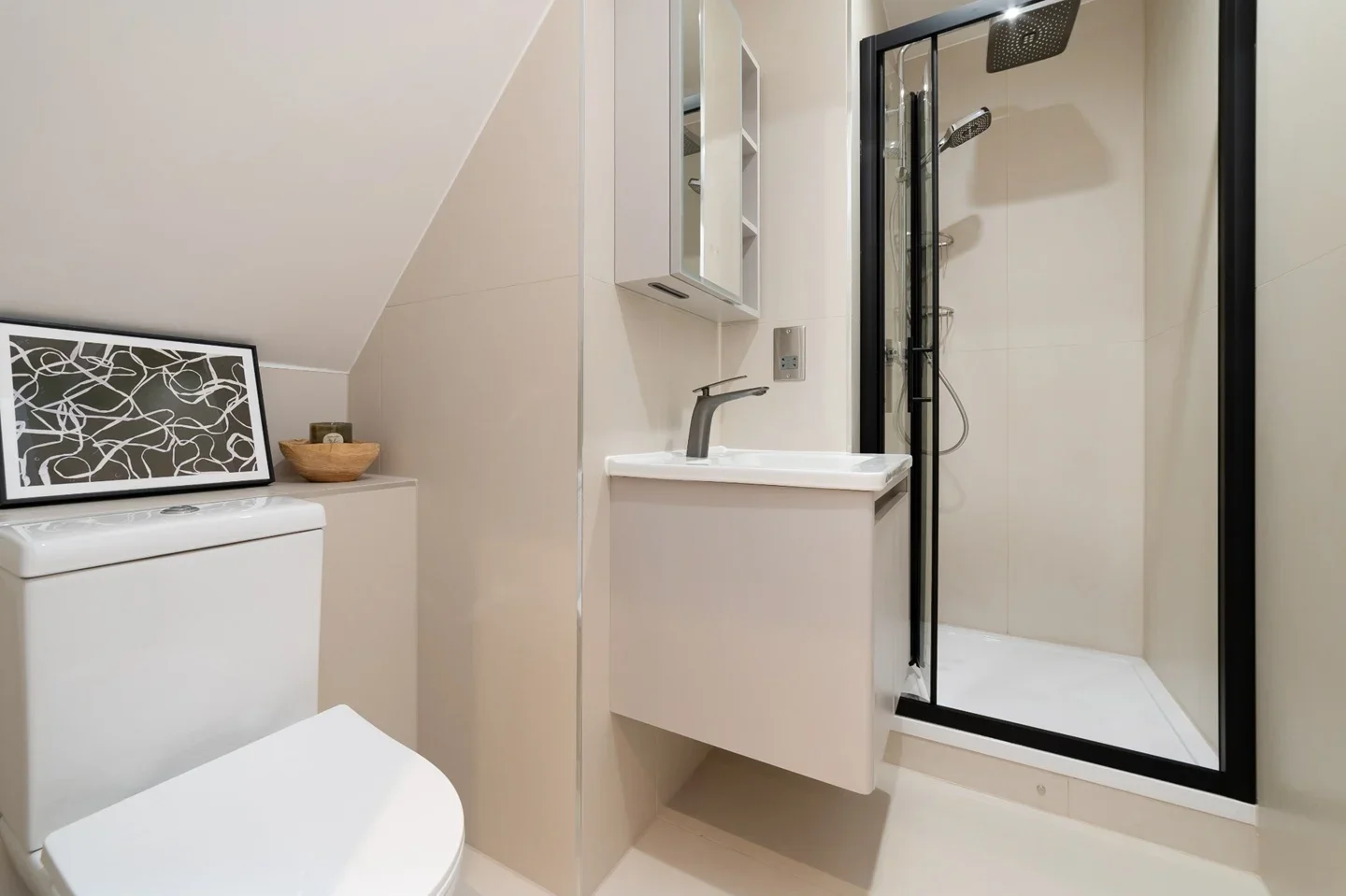 Room Hook Road in Epsom and Ewell