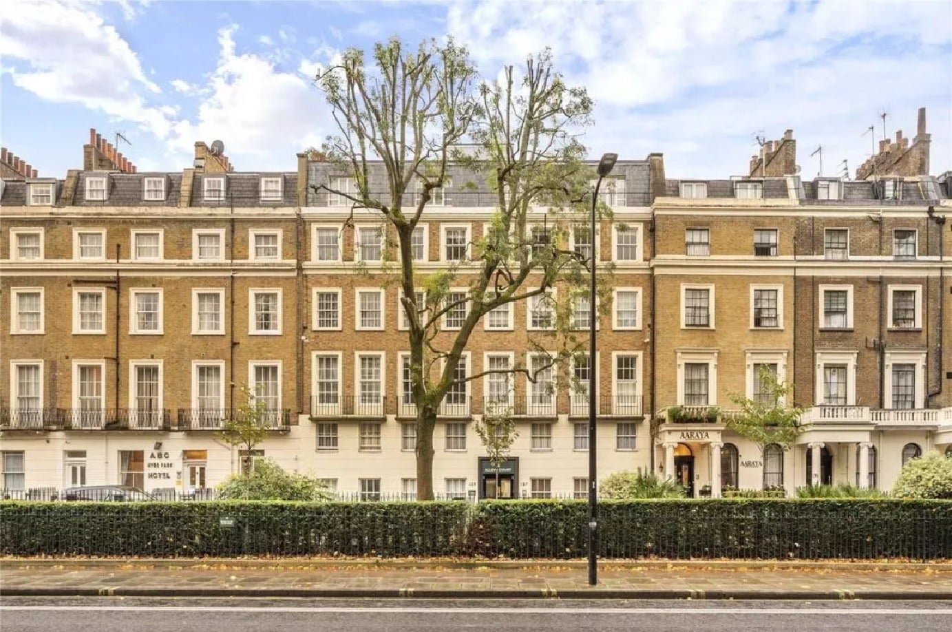 Flat Alleyn Court in City of Westminster