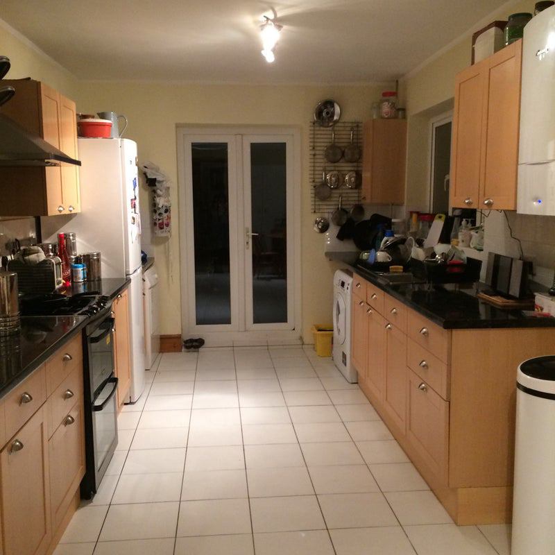 Room Earlsmead Road in Greater London
