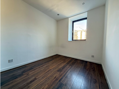 Flat Raglan Street in Dundee
