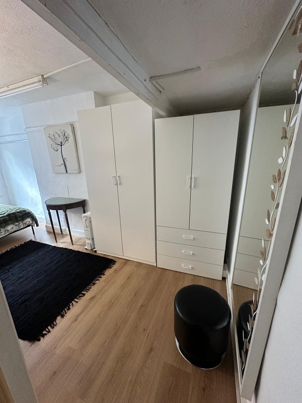 Room High Street in Greater London