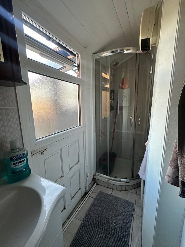 Room High Street in Greater London