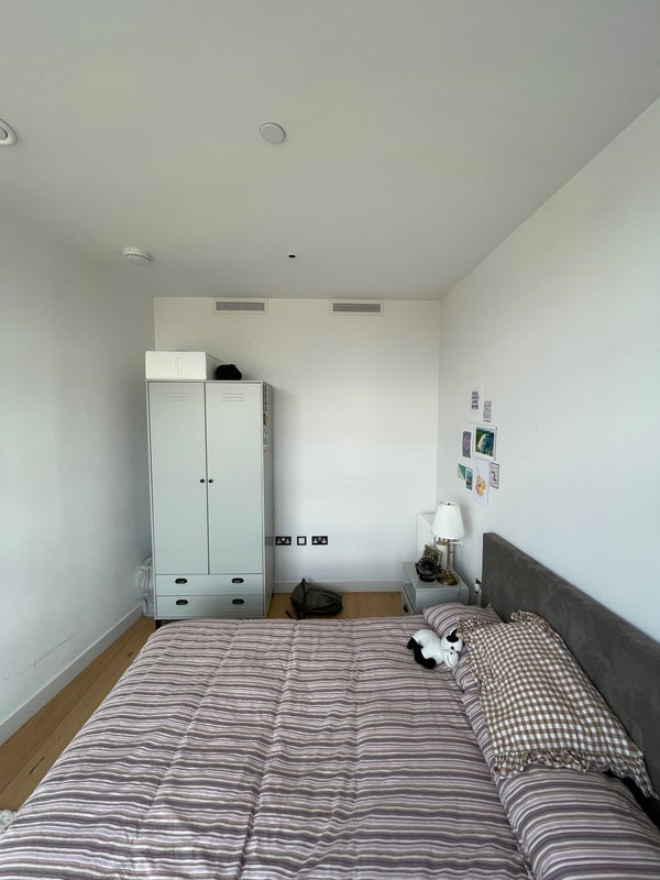 Room City Island Way in Greater London