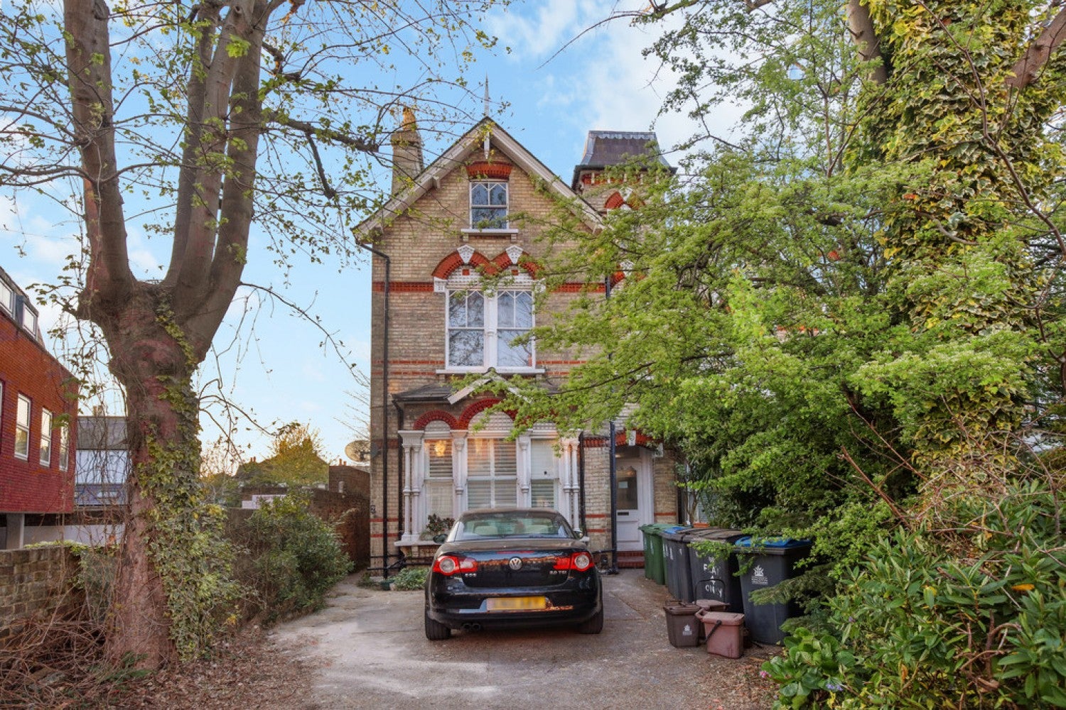 Flat London Road in Greater London