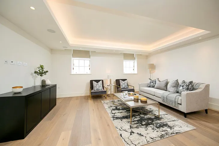 Flat Star and Garter Hill in Greater London