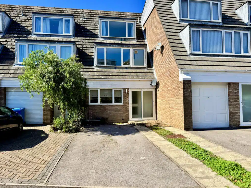 House Perry Gardens in Poole