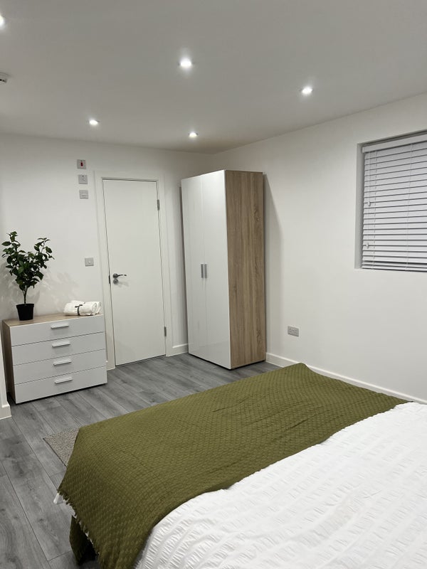 Room Star Lane in Greater London