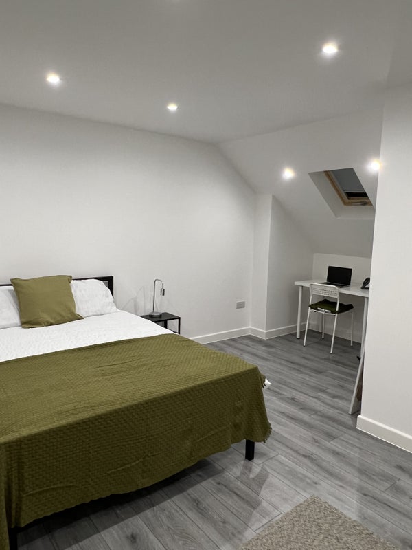 Room Star Lane in Greater London