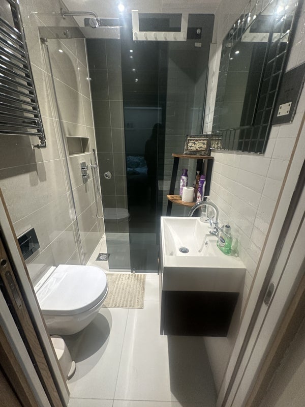 Room Ashmore Road in City of Westminster