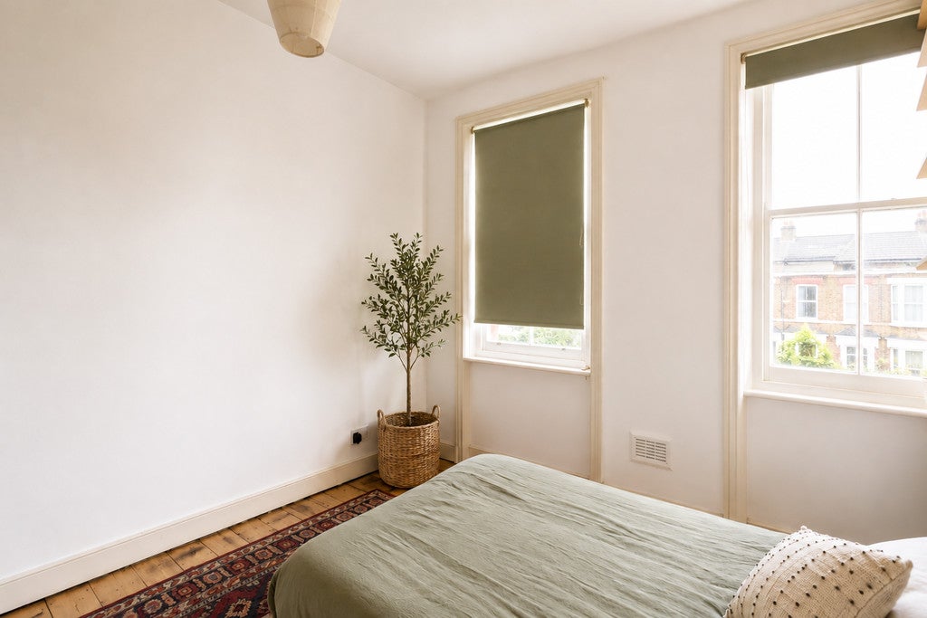 Flat Ickburgh Road in Greater London