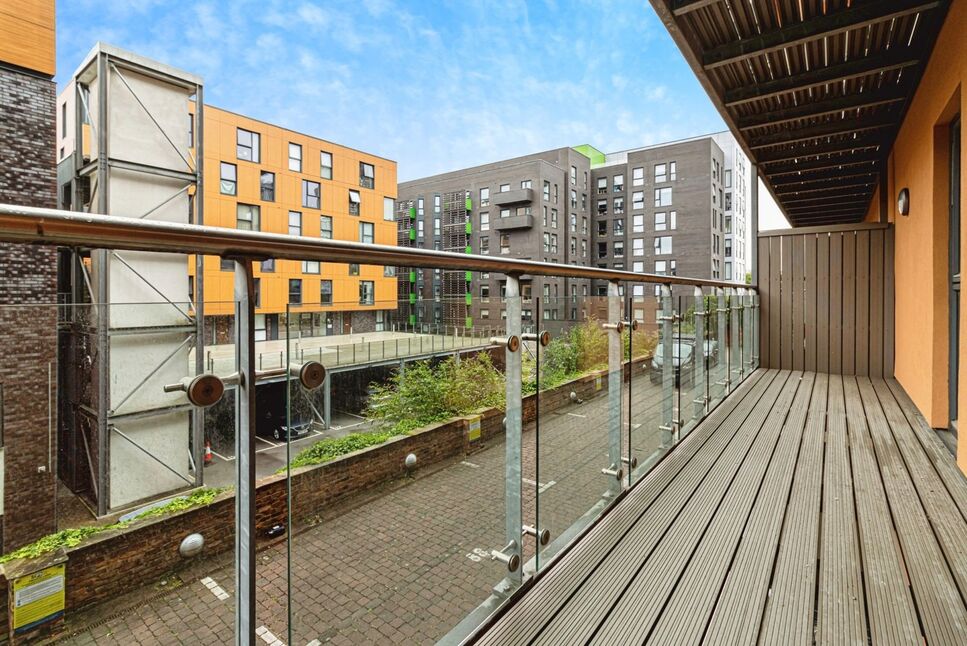 Flat Pollard Street in Manchester