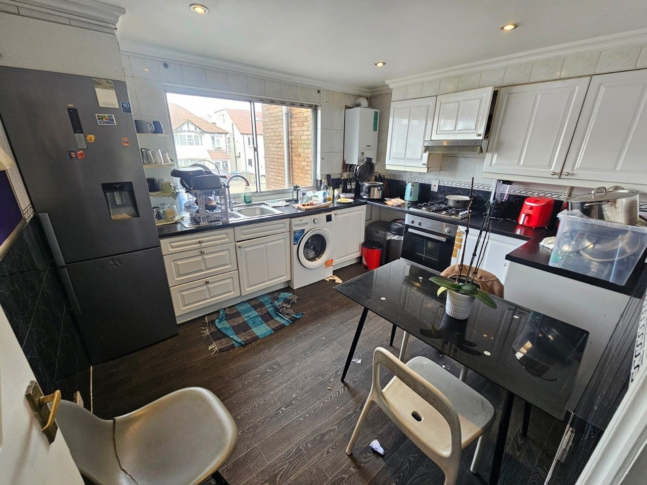Room Burnley Road in Greater London
