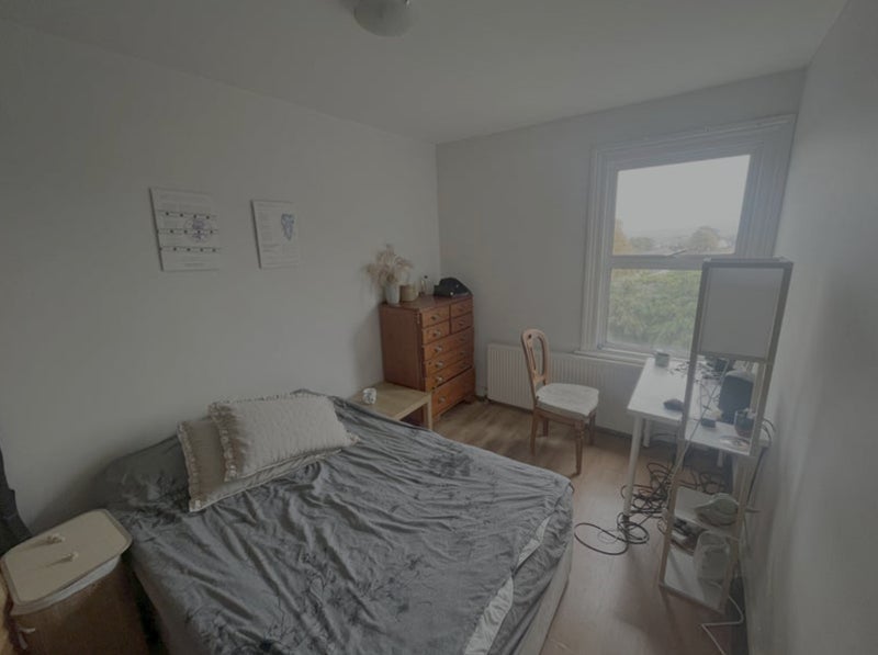 Room Cintra Park in Greater London