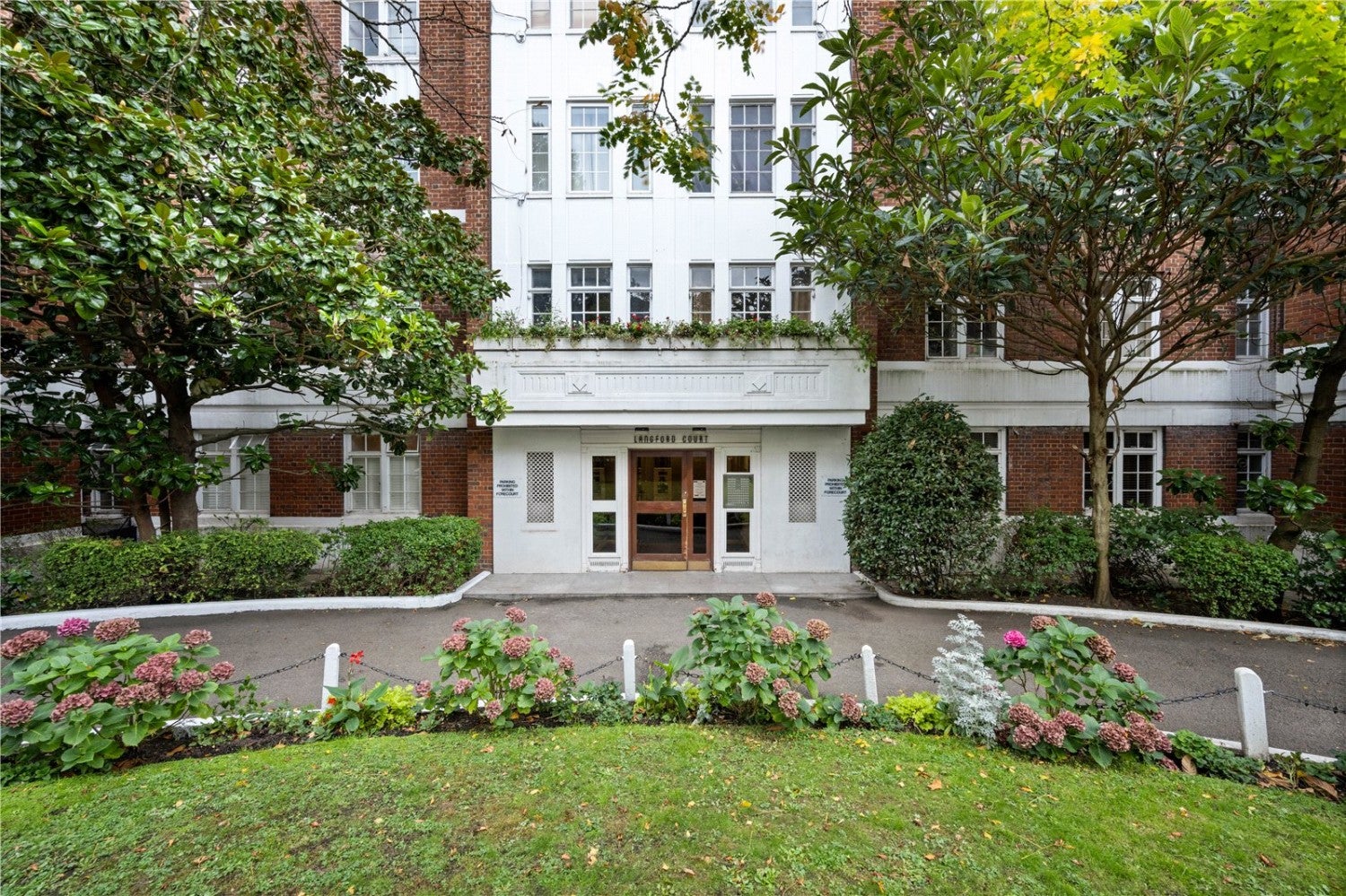 Flat Abbey Road in City of Westminster