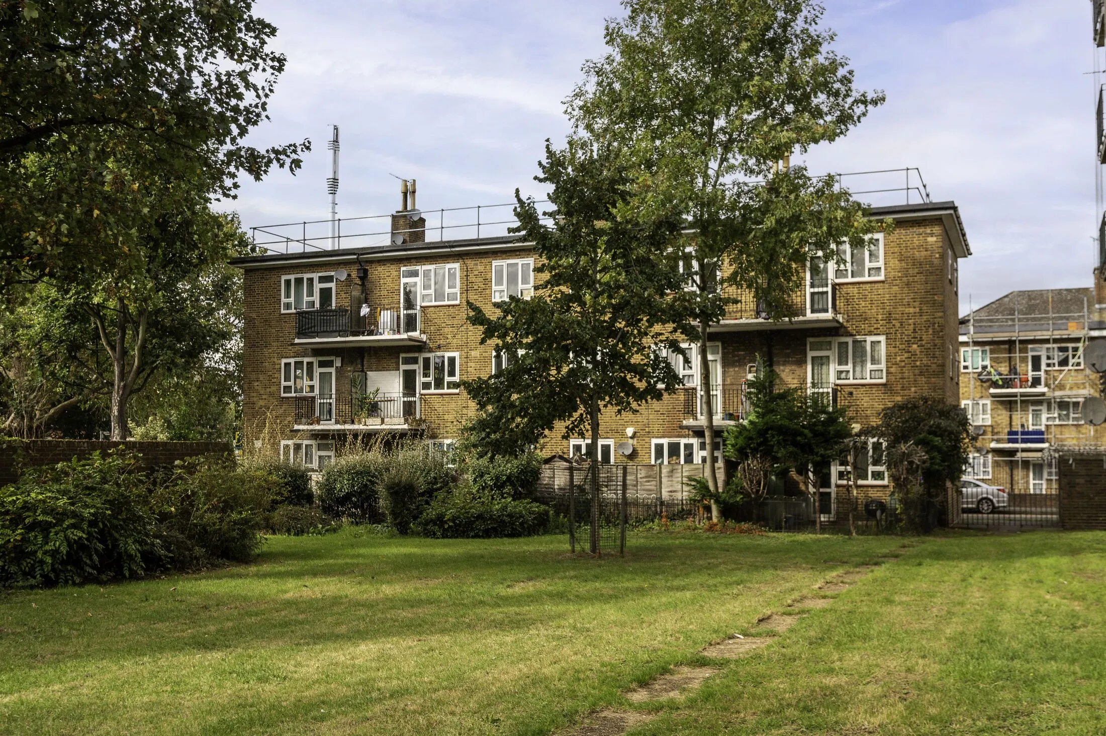 Flat Penrose Street in Greater London