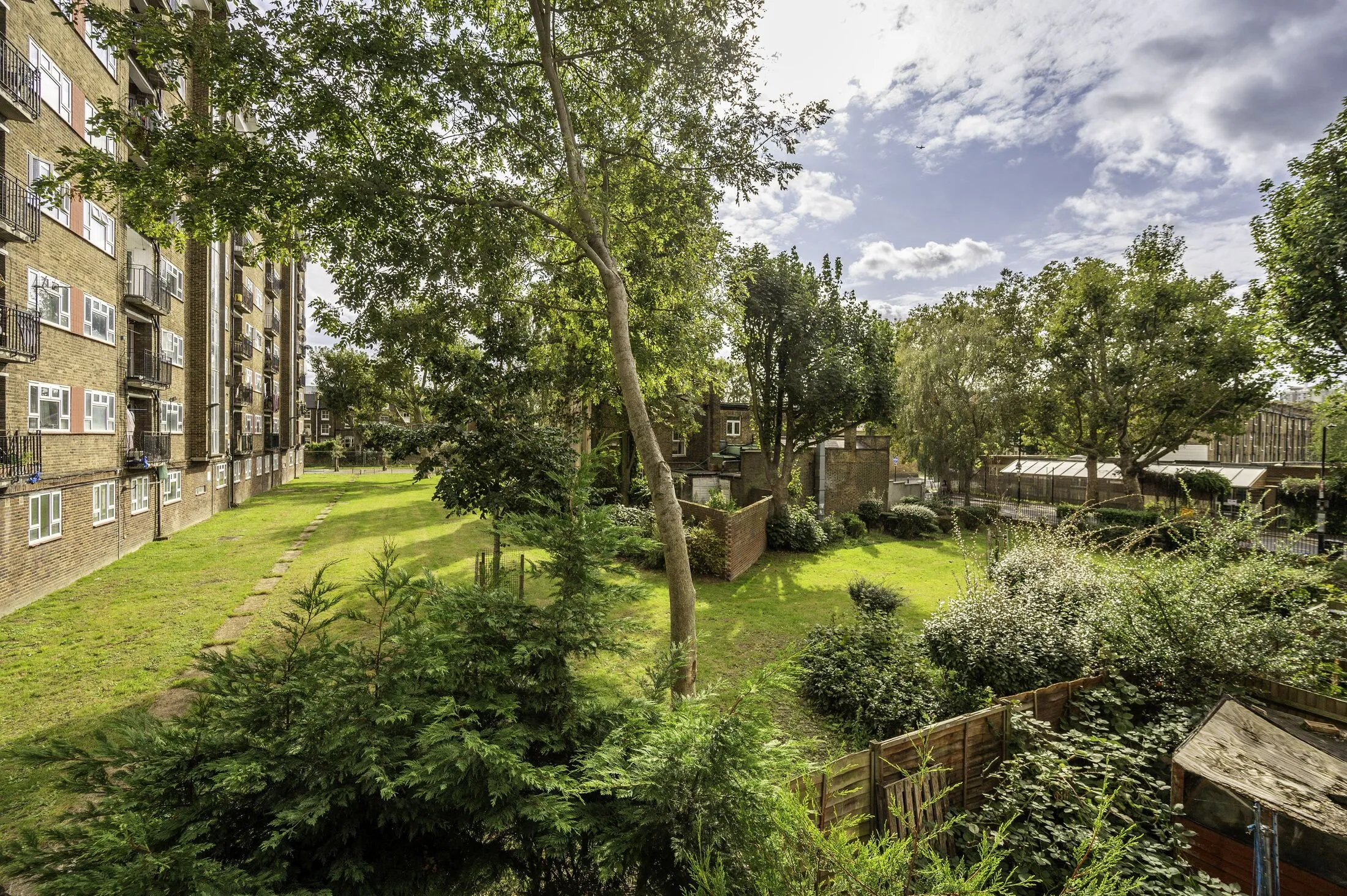 Flat Penrose Street in Greater London