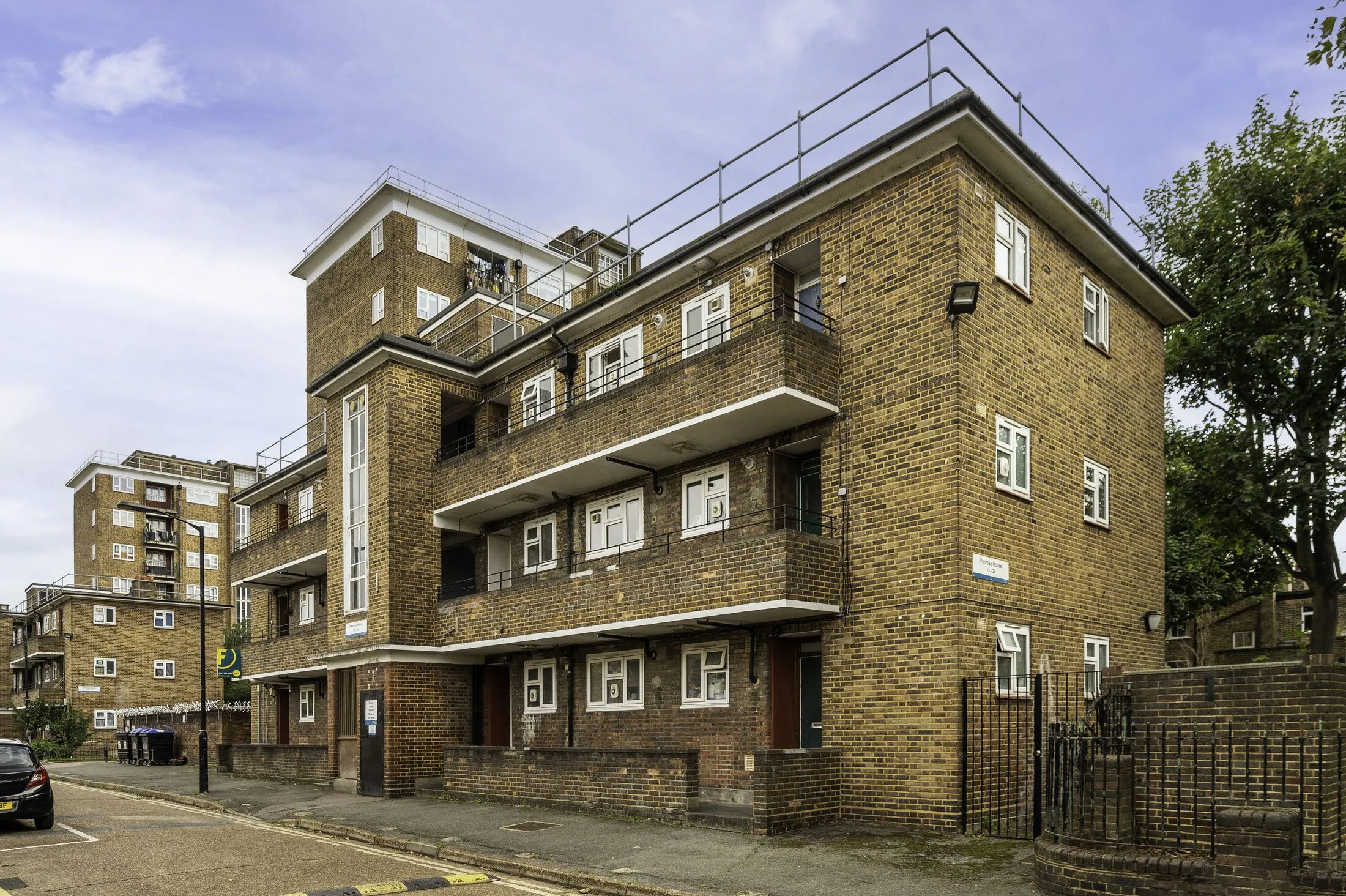 Flat Penrose Street in Greater London