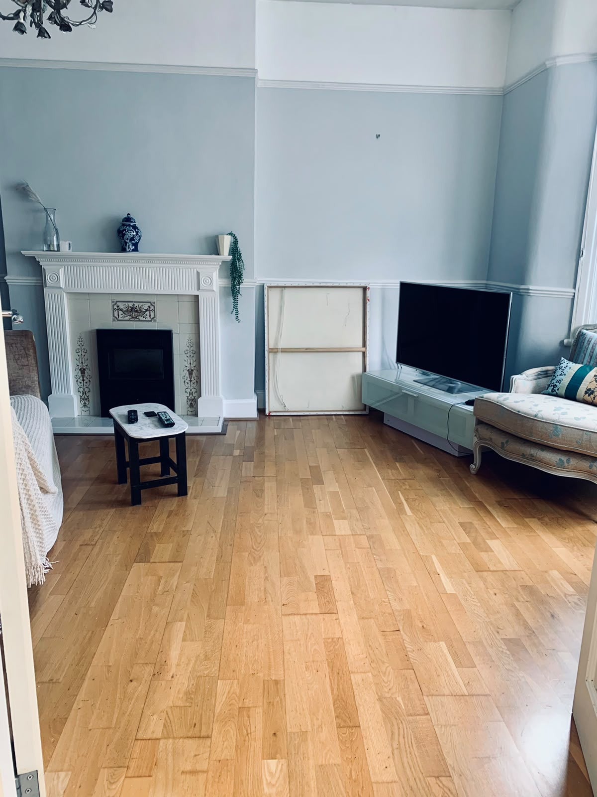 Flat Fernhead Road in City of Westminster