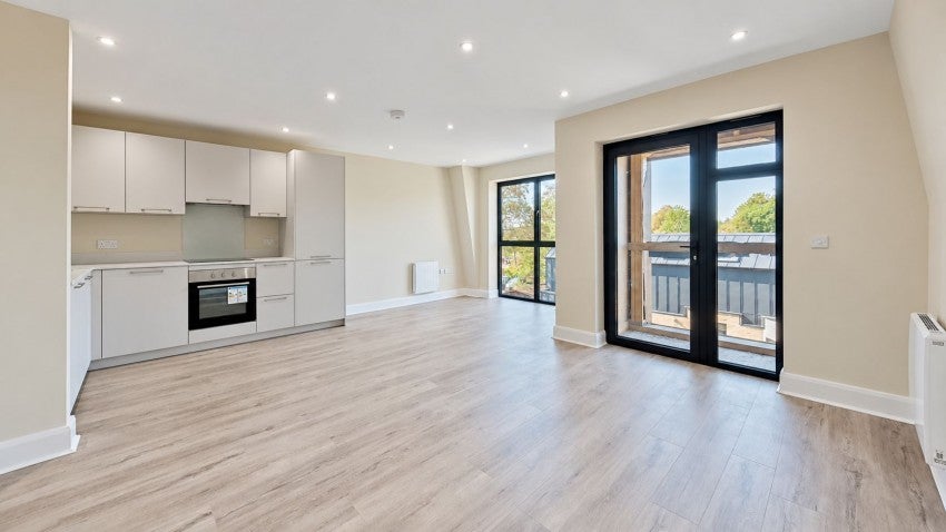 Flat Rosedale Way in Broxbourne