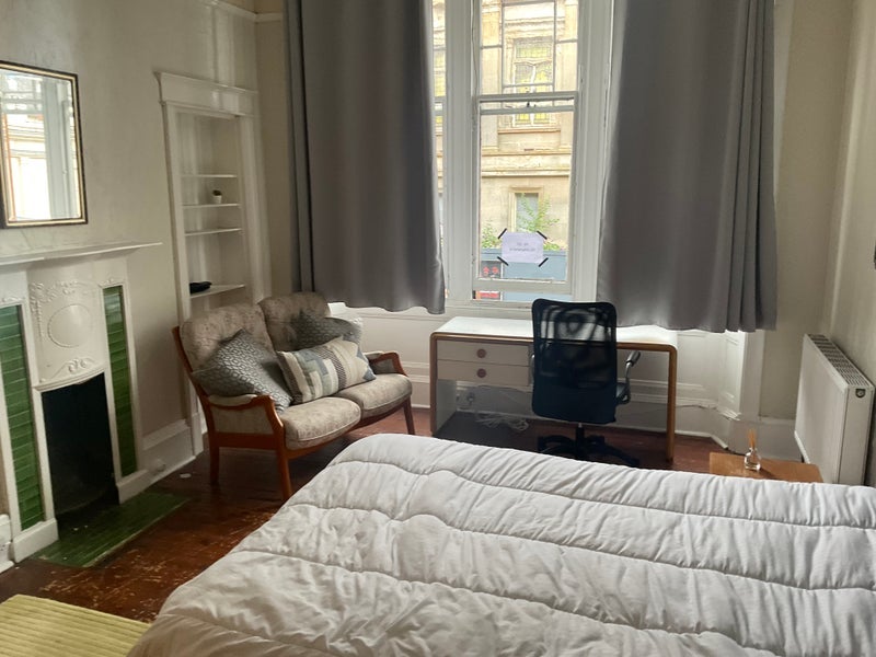 Room Cranworth Street in Glasgow