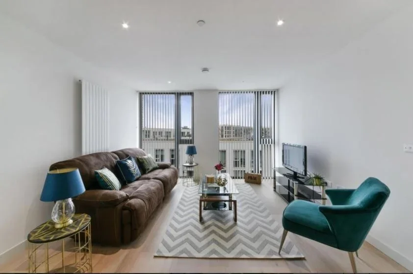 Flat Admiralty Avenue in Greater London