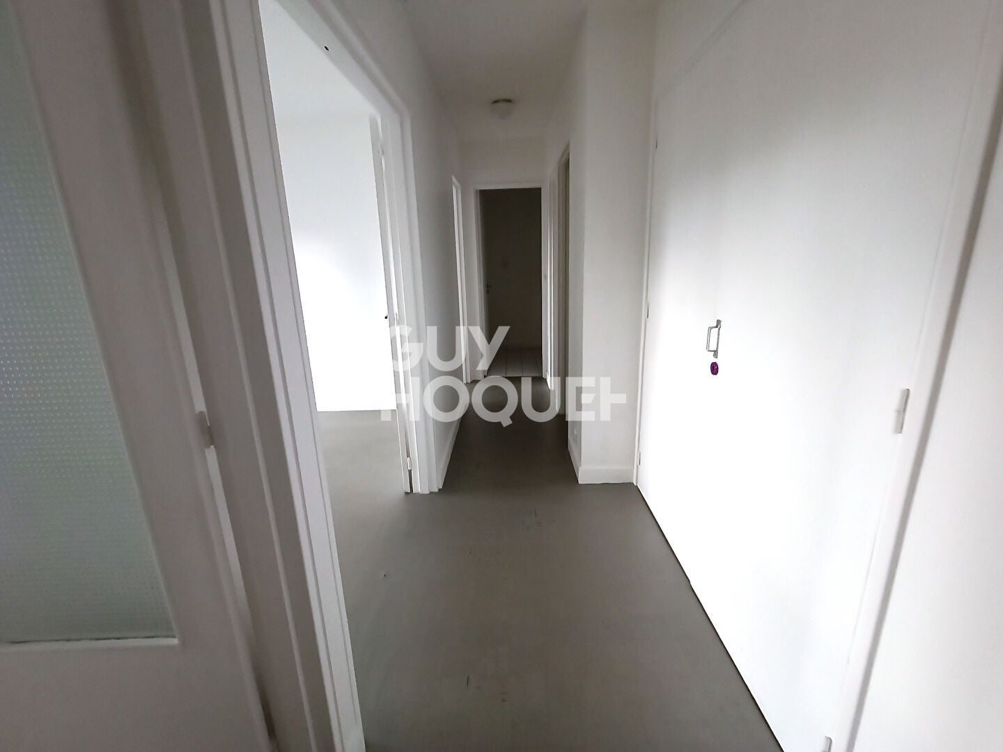 Flat Avenue de la République in Courbevoie