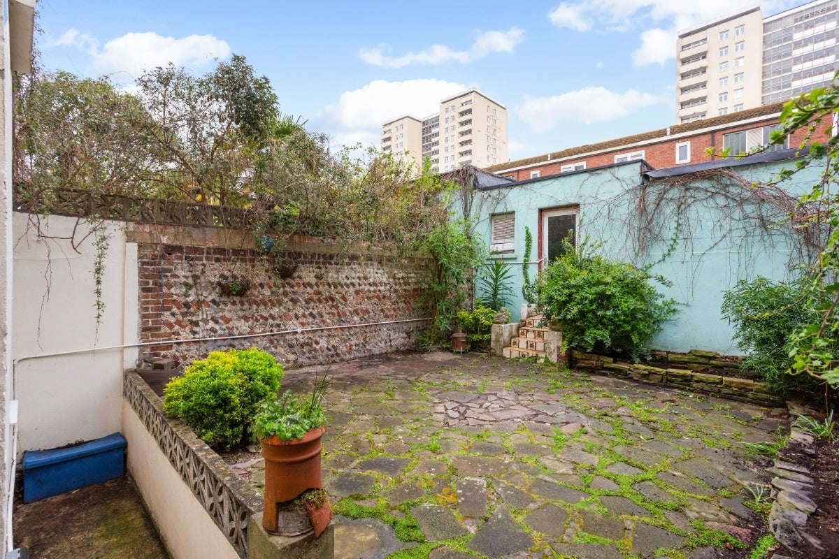 Flat Upper Rock Gardens in Brighton