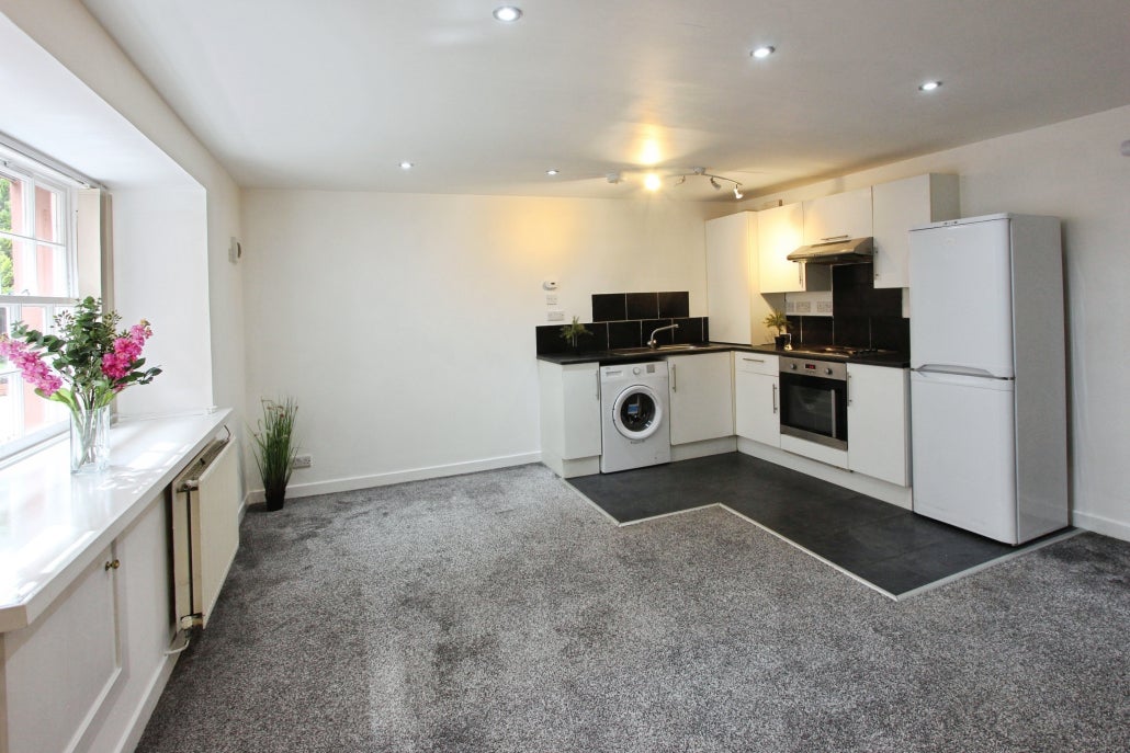 Flat Fleshers Close in Dunbar
