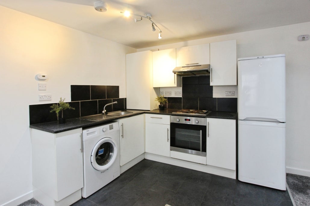 Flat Fleshers Close in Dunbar